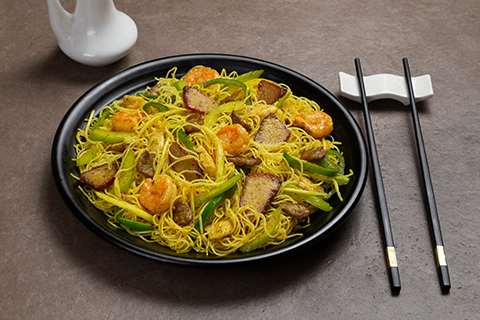 Fideo de arroz con curry picante mixto